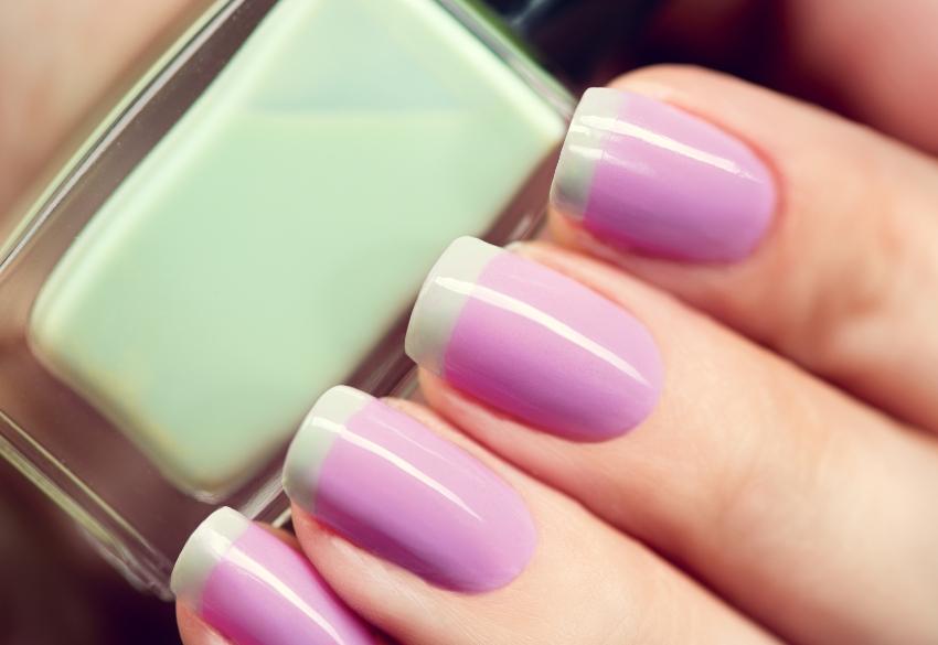 Pastel French Nails in Violett und Grün