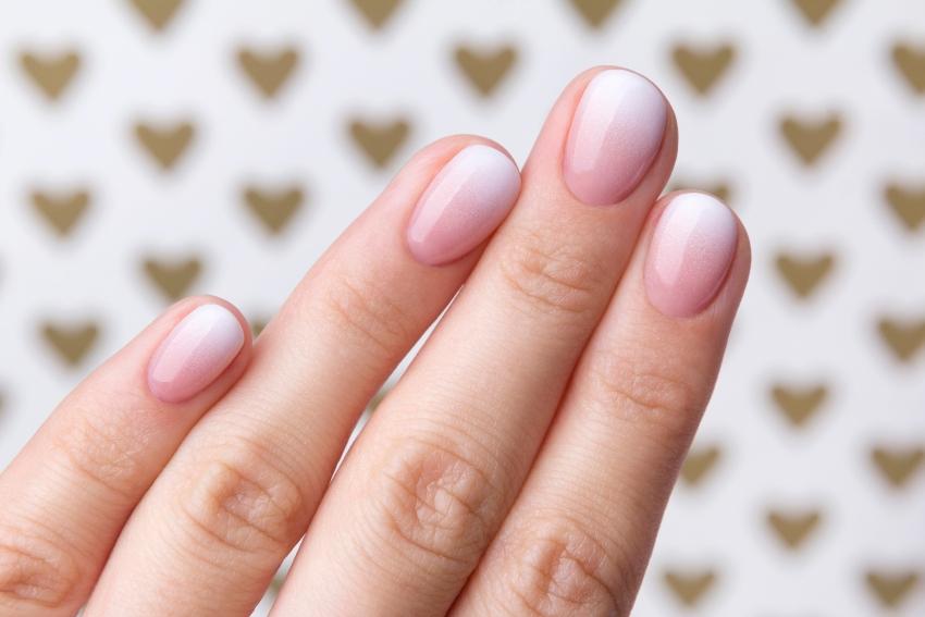 Pastel French Nails im Ombre Look 