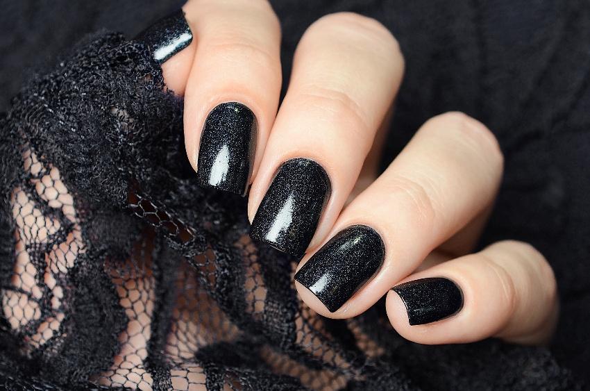 Schwarze Chrome Nails