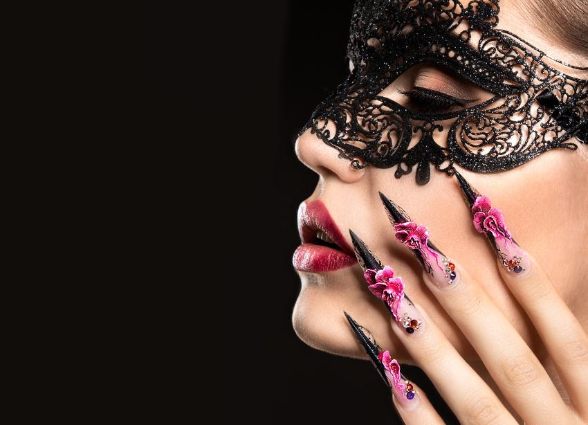 3D Naildesign mit pinken Blumen