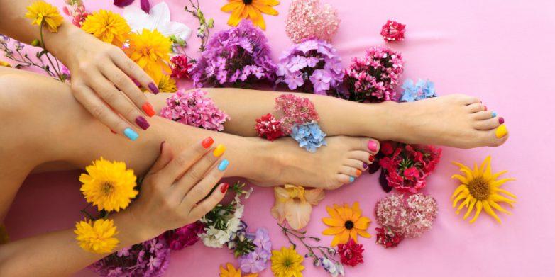 Colour Blocking Nails und Blumen