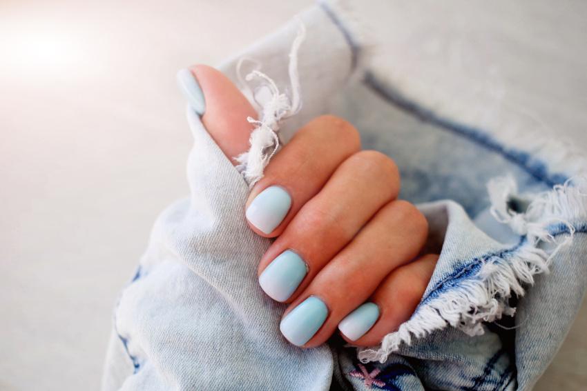 Blaue Gradient Nails