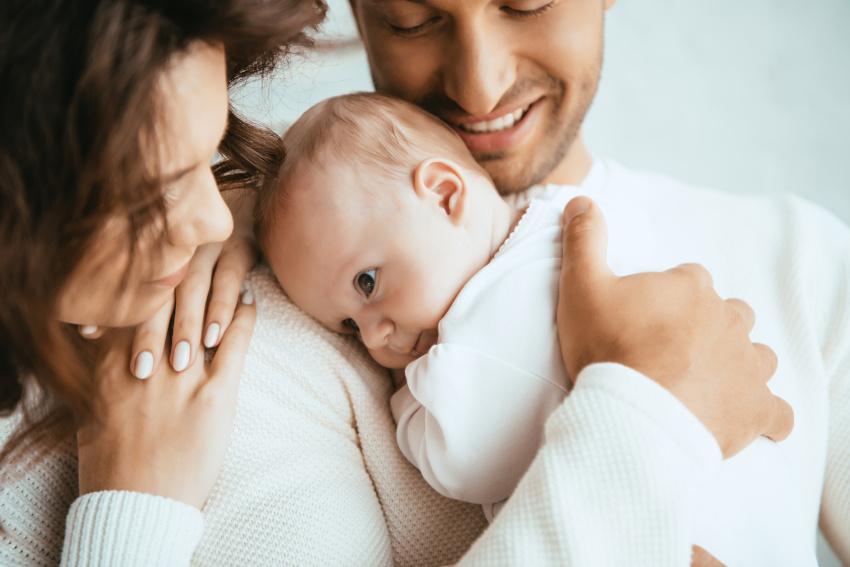 Junge Familie - Nagellack in der Schwangerschaft