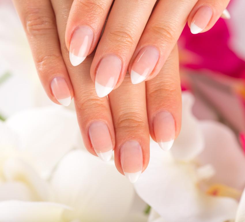 French Nails in Weiß 