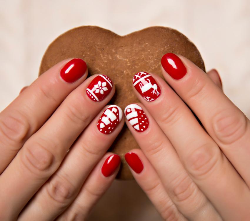 Nageldesign zu Weihnachten mit Rentieren