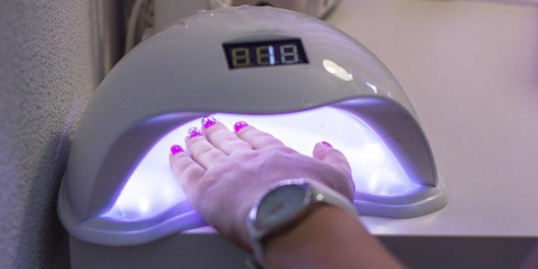 LED-Lichthaertungsgeraete - Nagellack schnell trocknen