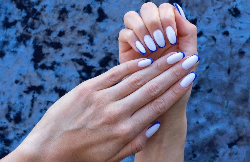 French-Nails-Weiss-Blau